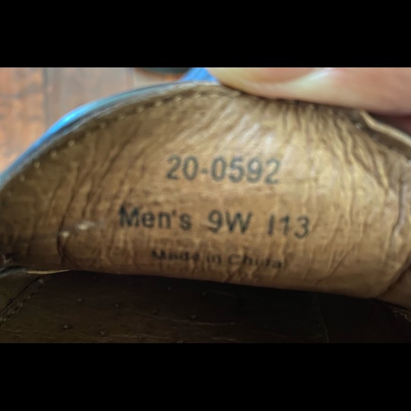 Seldom worn Johnston  & Murphy fashion shoes - Picture 6 of 6